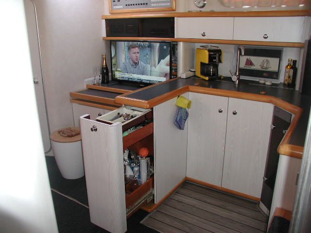 527681-19 Sealine 380 Ambassador