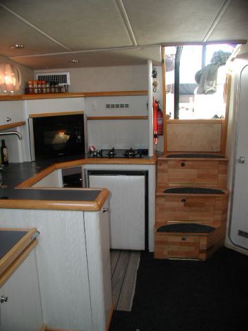 527681-21 Sealine 380 Ambassador