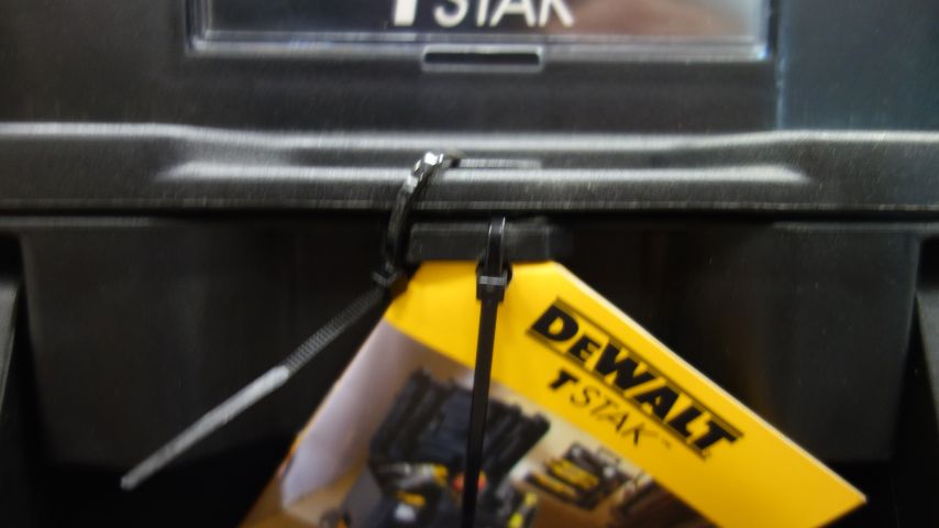 692479-3 Drill hammer Dewalt DCH253NT without batteries and chargers