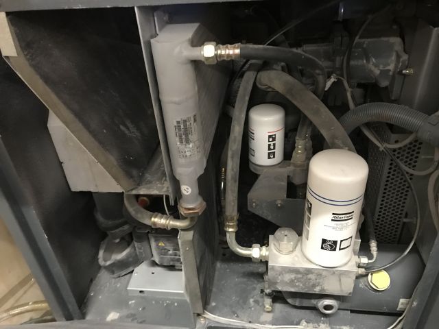 600277-5 Screw compressor Atlas Copco GX7 with tank