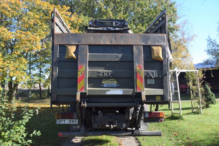 694403-10 Volvo FL7 4x2 truck (23640 miles) - 1982