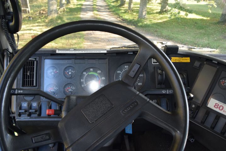694403-20 Volvo FL7 4x2 truck (23640 miles) - 1982