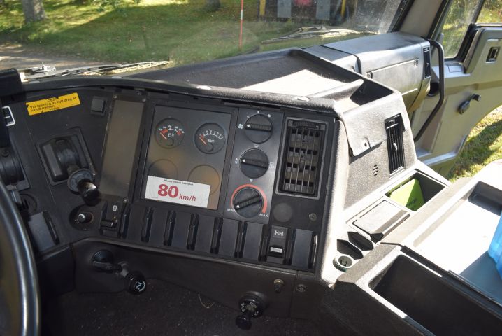 694403-21 Volvo FL7 4x2 truck (23640 miles) - 1982