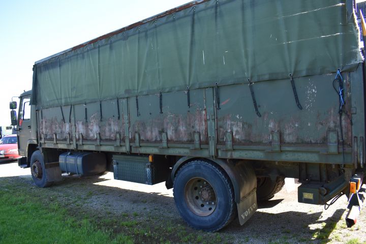 694403-8 Volvo FL7 4x2 truck (23640 miles) - 1982