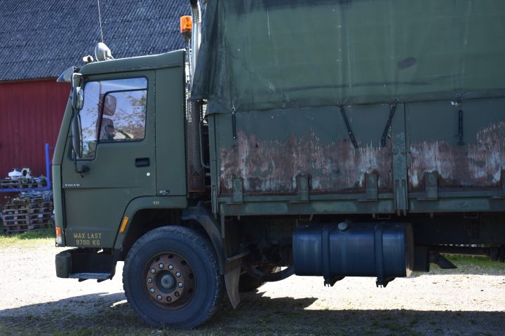 694403-6 Volvo FL7 4x2 truck (23640 miles) - 1982