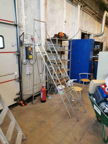 690895-1 Plateau ladder on wheels, height approx. 150cm