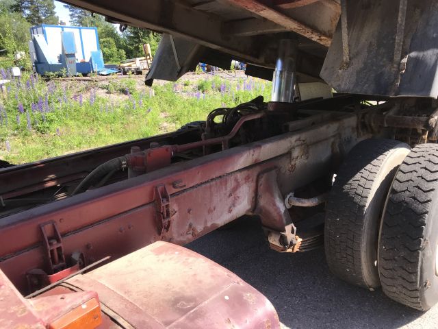 695019-29 Volvo N10 6x2 tippflak  1977 veteran