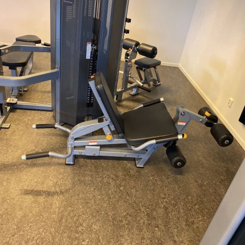 660497-3 Multi-gym from Matrix Fitness