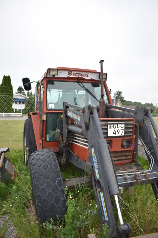 695658-3 Tractor from Fiatagri / Fiat 80 -90DT