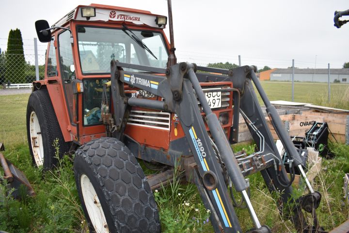 695658-4 Tractor from Fiatagri / Fiat 80 -90DT