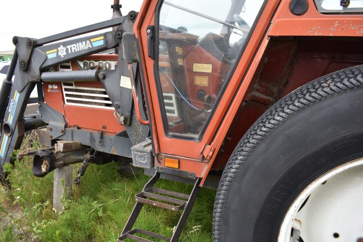 695658-12 Tractor from Fiatagri / Fiat 80 -90DT