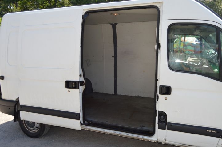 695716-4 Nissan Interstar 2.5D (120hp) -08 Regnr: JKZ370