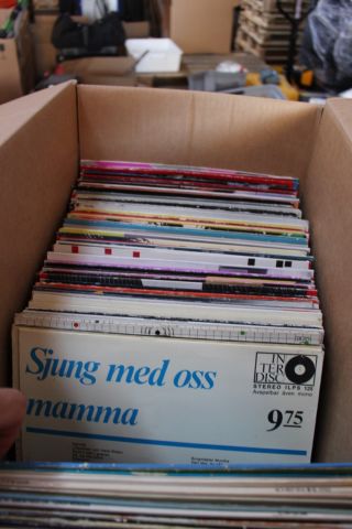 695254-11 LP and gramophone records