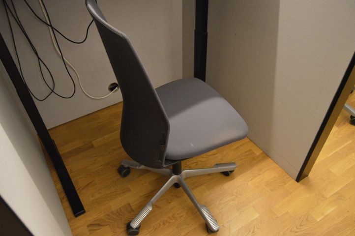 658626-2 1 pc High / lower desk with 1 high desk chair