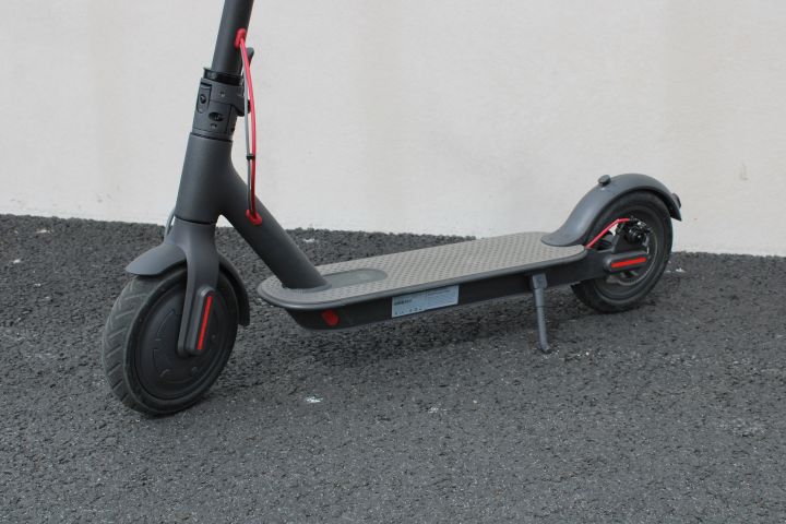 696752-2 Elscooter Xiaomi Mi M365 (Black, 25km / h, 12.5kg) * Updated information *