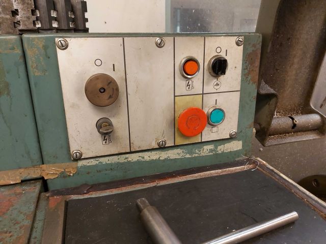 600537-9 Lathe Tos Trencin SN 40C