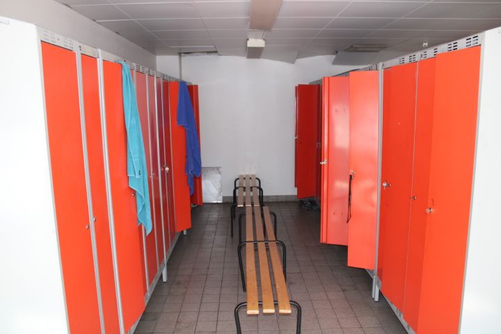 645857-6 Omklädningsrum Klädskåp Förvaringsskåp