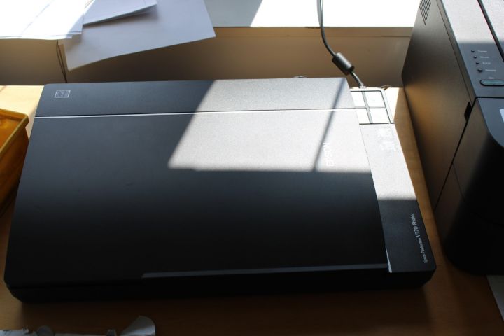 645862-3 Printer and Scanner Brother HL-2270DW Epson V370