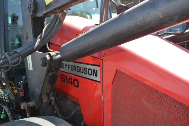 697230-12 Massey Ferguson 6140 with loader.
