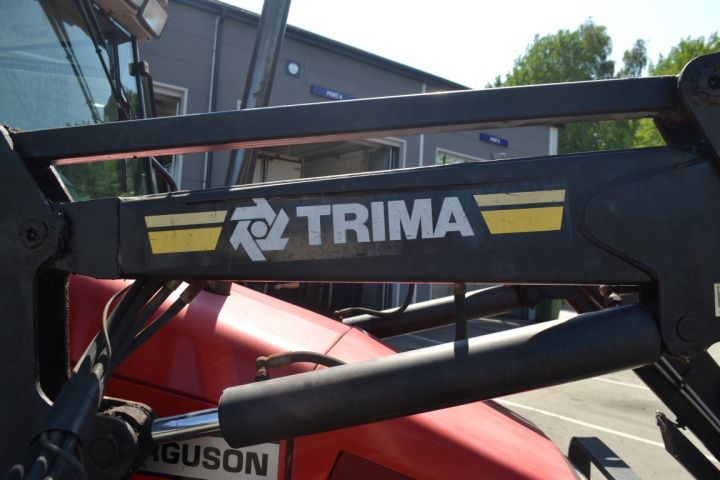 697230-13 Massey Ferguson 6140 with loader.