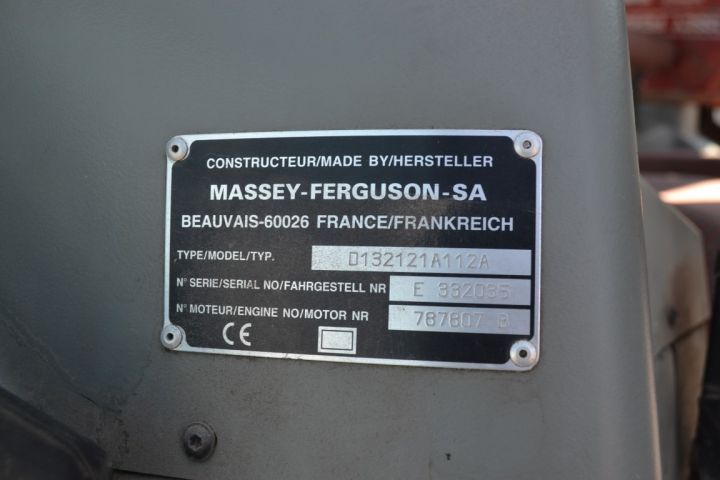 697230-14 Massey Ferguson 6140 with loader.