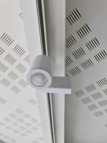 659619-3 Ceiling spotlights with live rail ERCO