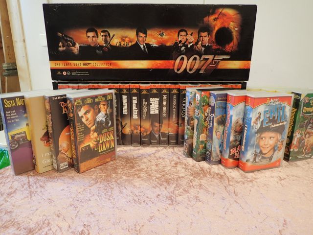 688783-1 VHS movies