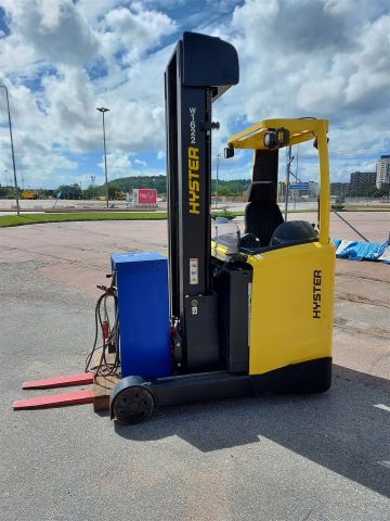 605866-2 Reach truck Hyster R1.6 (142H / 1.6Ton) -2016