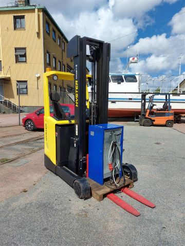 605866-4 Reach truck Hyster R1.6 (142H / 1.6Ton) -2016