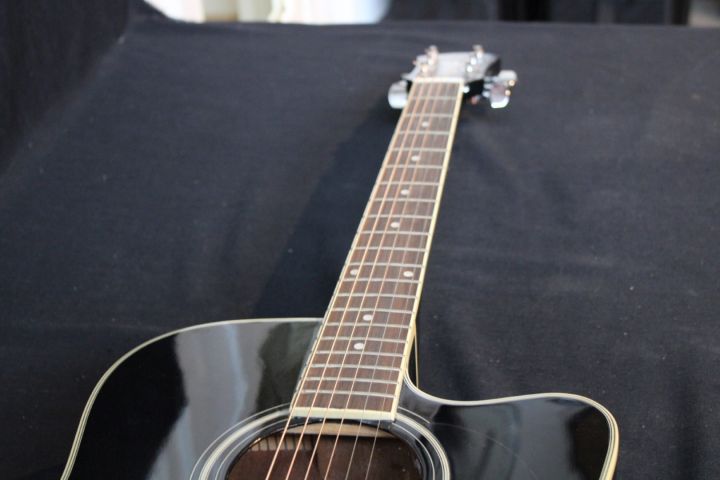 695264-8 Acoustic guitar: Jack & Danny, with bag & fishman mic