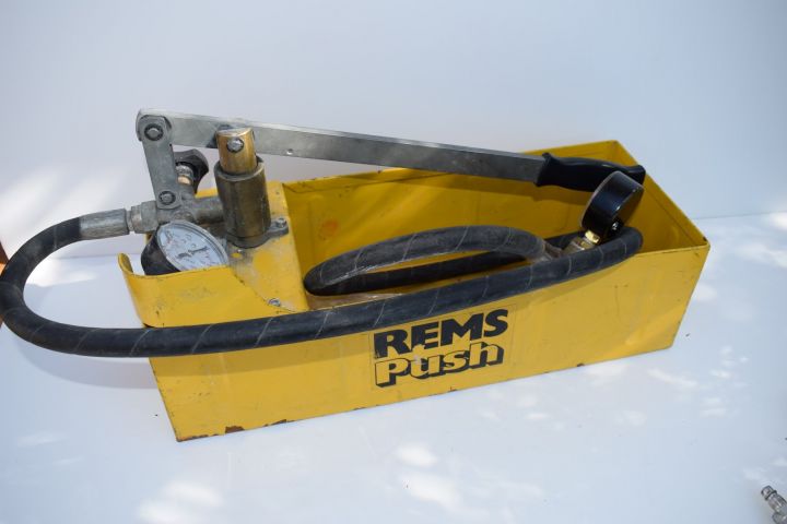 632846-1 Strip test pressure pump