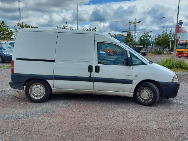 605878-4 Citroën Jumpy 2.0HDi Manual (WPY 395) 19219mil -2005