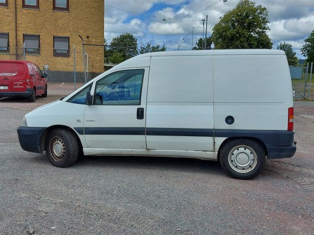 605878-8 Citroën Jumpy 2.0HDi Manual (WPY 395) 19219mil -2005