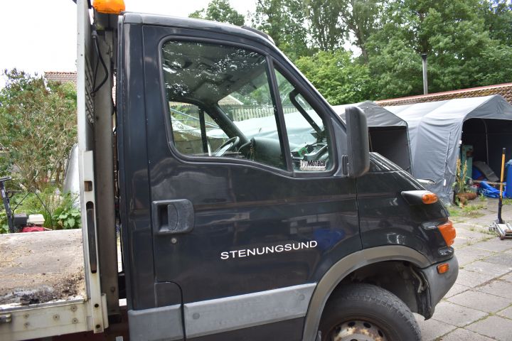 697289-20 Iveco Daily Chassis 2.8 D Manual, 146hp, 2003, 43119mil, (TOC085)