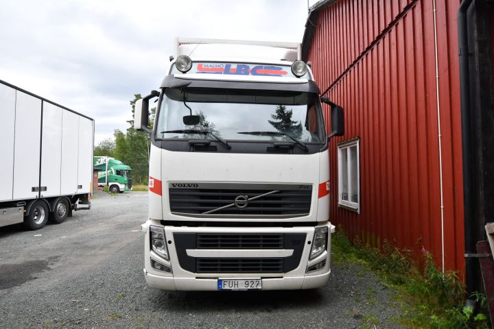 697752-2 Volvo 500 truck