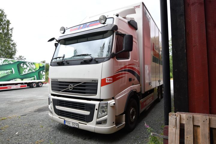 697752-3 Volvo 500 truck