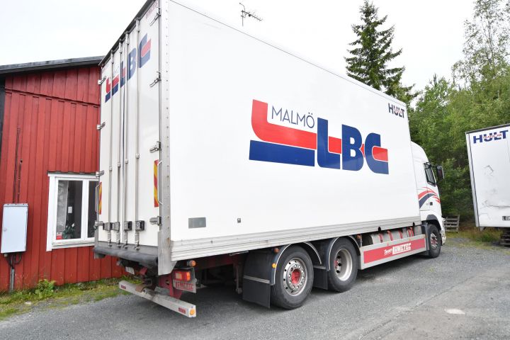 697752-7 Volvo 500 truck