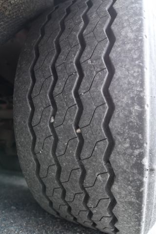 697752-8 Volvo 500 truck