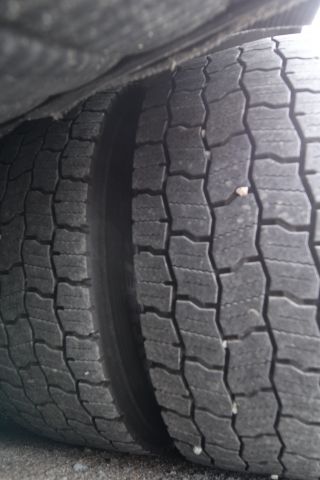 697752-9 Volvo 500 truck