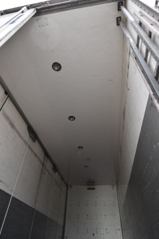 697752-19 Volvo 500 truck