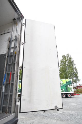 697752-21 Volvo 500 truck