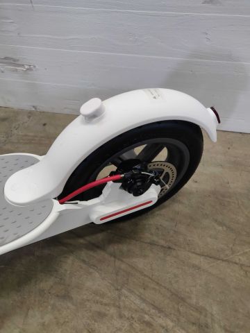 698029-3 Electric scooter Xiaomi Mi M365 (White, 25km / h, 12.5kg)