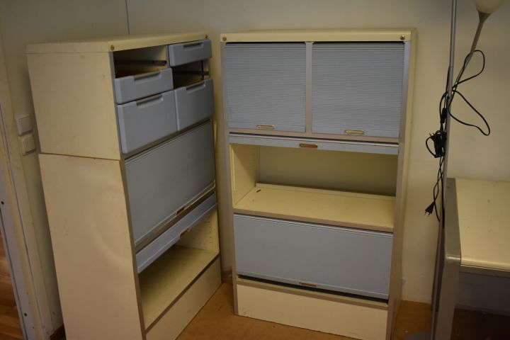 698095-2 Desk, filing cabinet and IT equipment