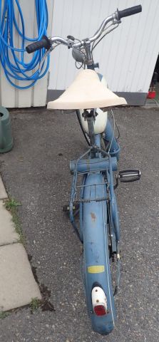 688661-4 Victoria veteran moped