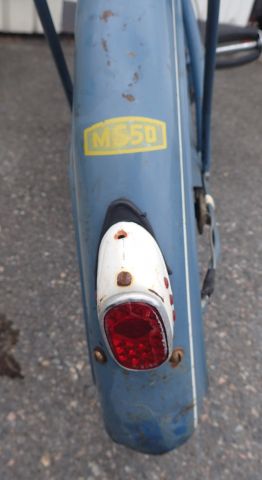 688661-5 Victoria veteran moped