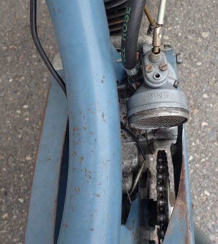 688661-10 Victoria veteran moped