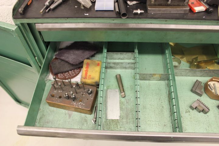 692872-18 Lathe Schaublin 135 (incl. A lot of tools)