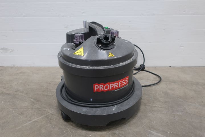 698224-1 Steamer Propress, not complete