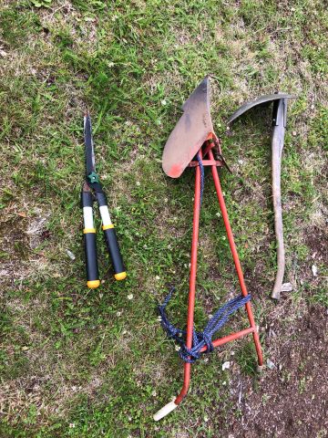 698313-1 Plow, Fiskars hammer, Fiskars hedge trimmer