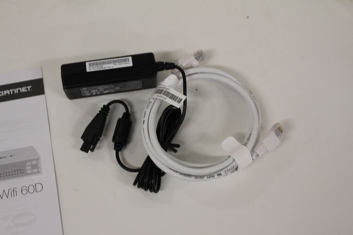 661617-8 Fortinet FortiWifi 60D, new condition!
